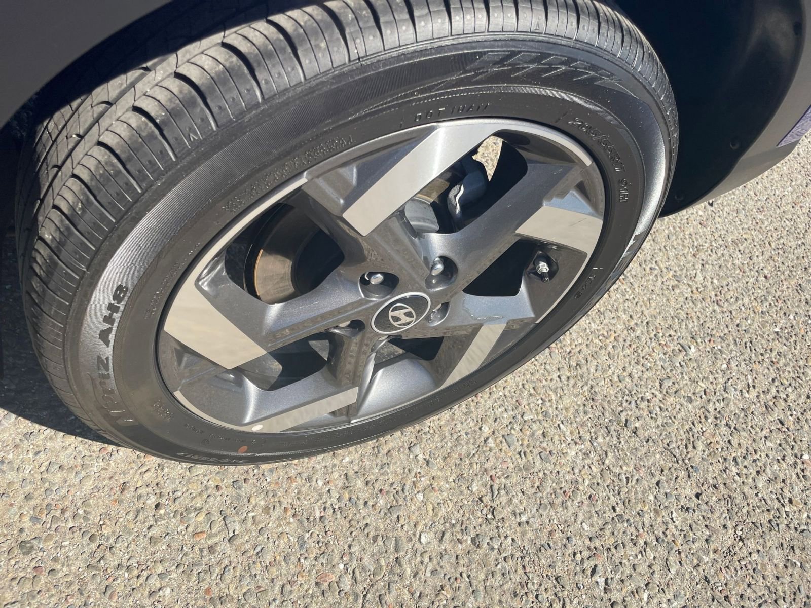 Used 2025 Hyundai Venue SEL image 32