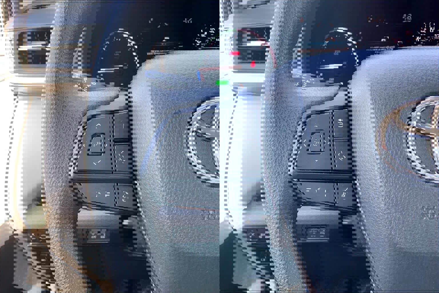 Used 2025 Toyota Sienna LE w/ LE Plus Package image 23