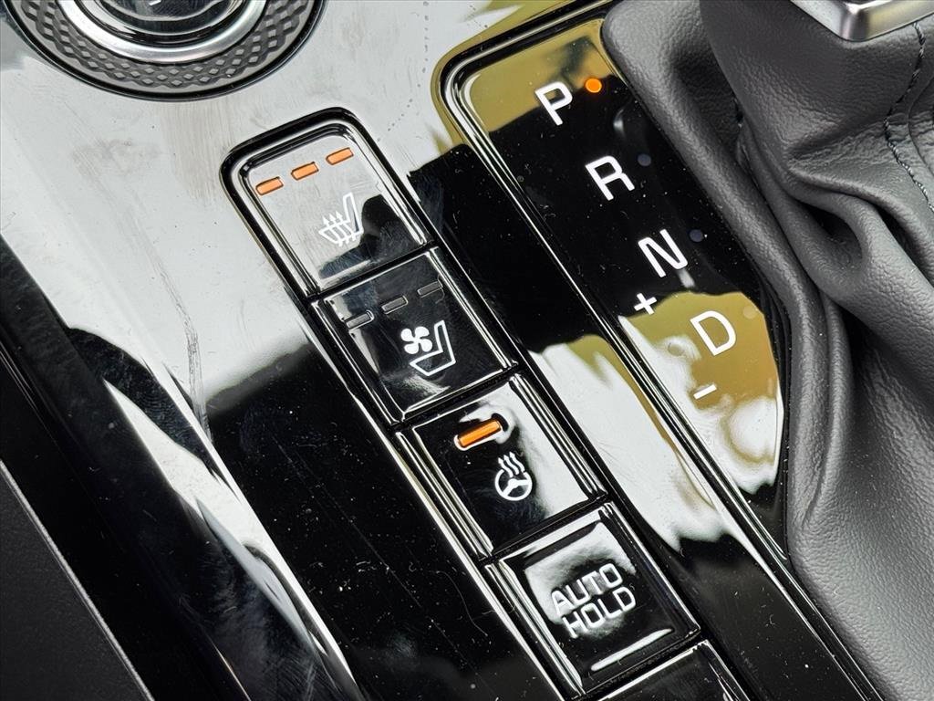 New 2025 Kia Niro SX Touring image 17