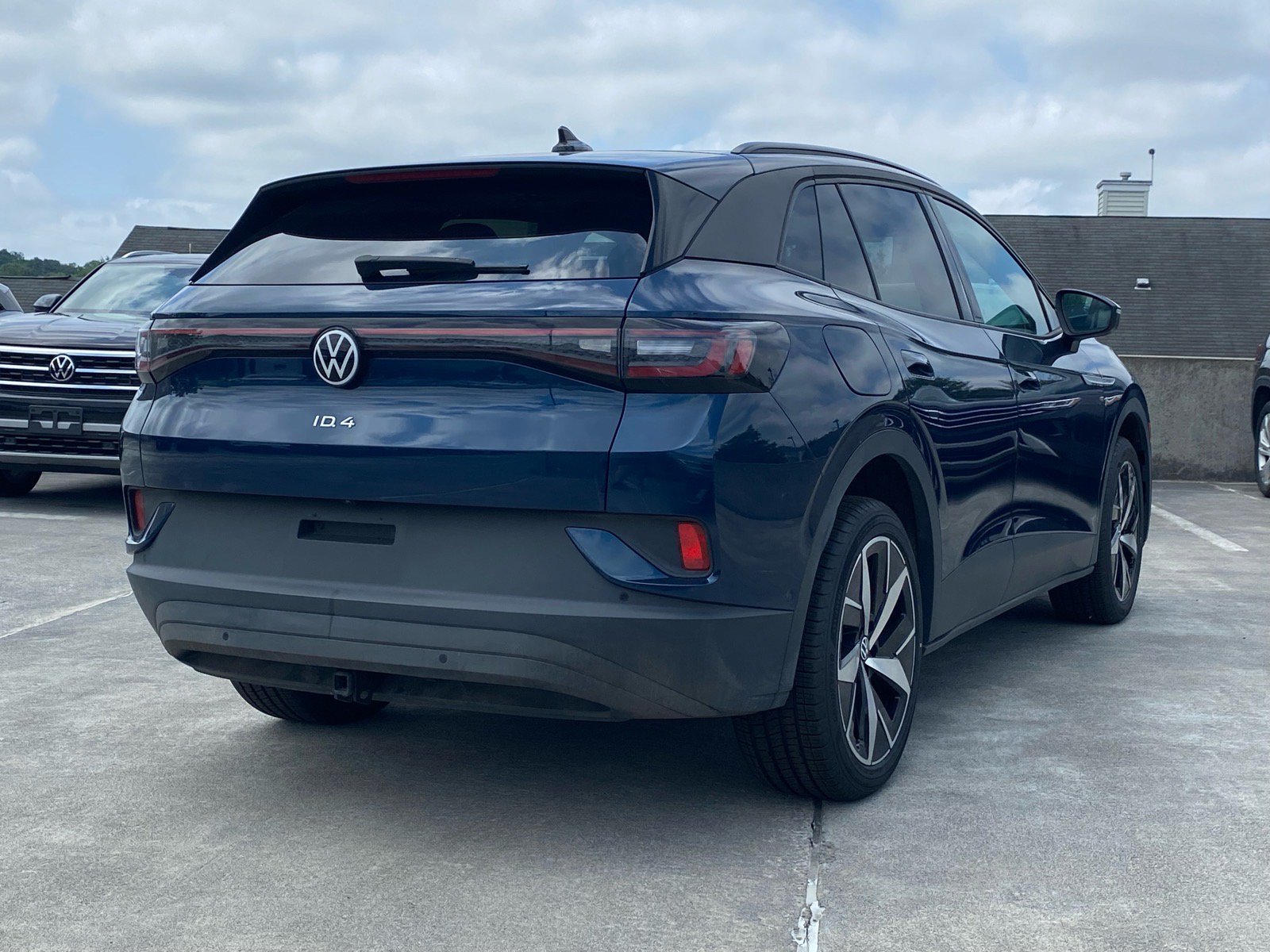 Used 2023 Volkswagen ID.4 Pro S AWD/4WD image 3