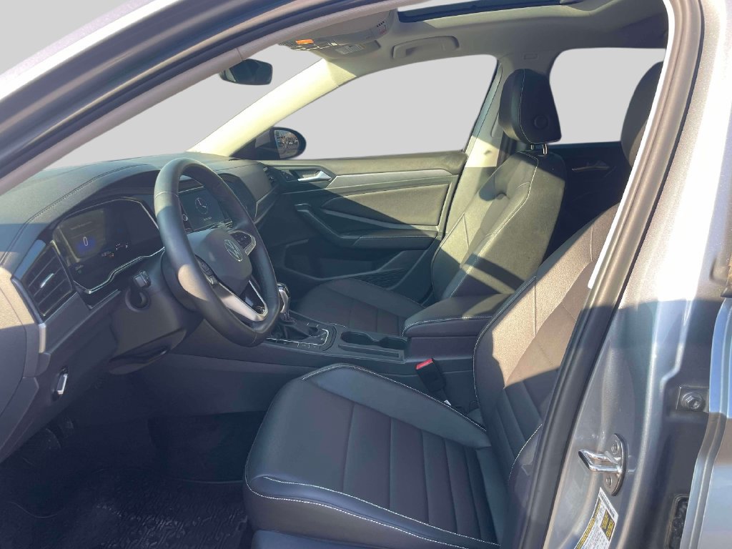 Used 2024 Volkswagen Jetta SE w/ Panoramic Sunroof Package FWD image 15