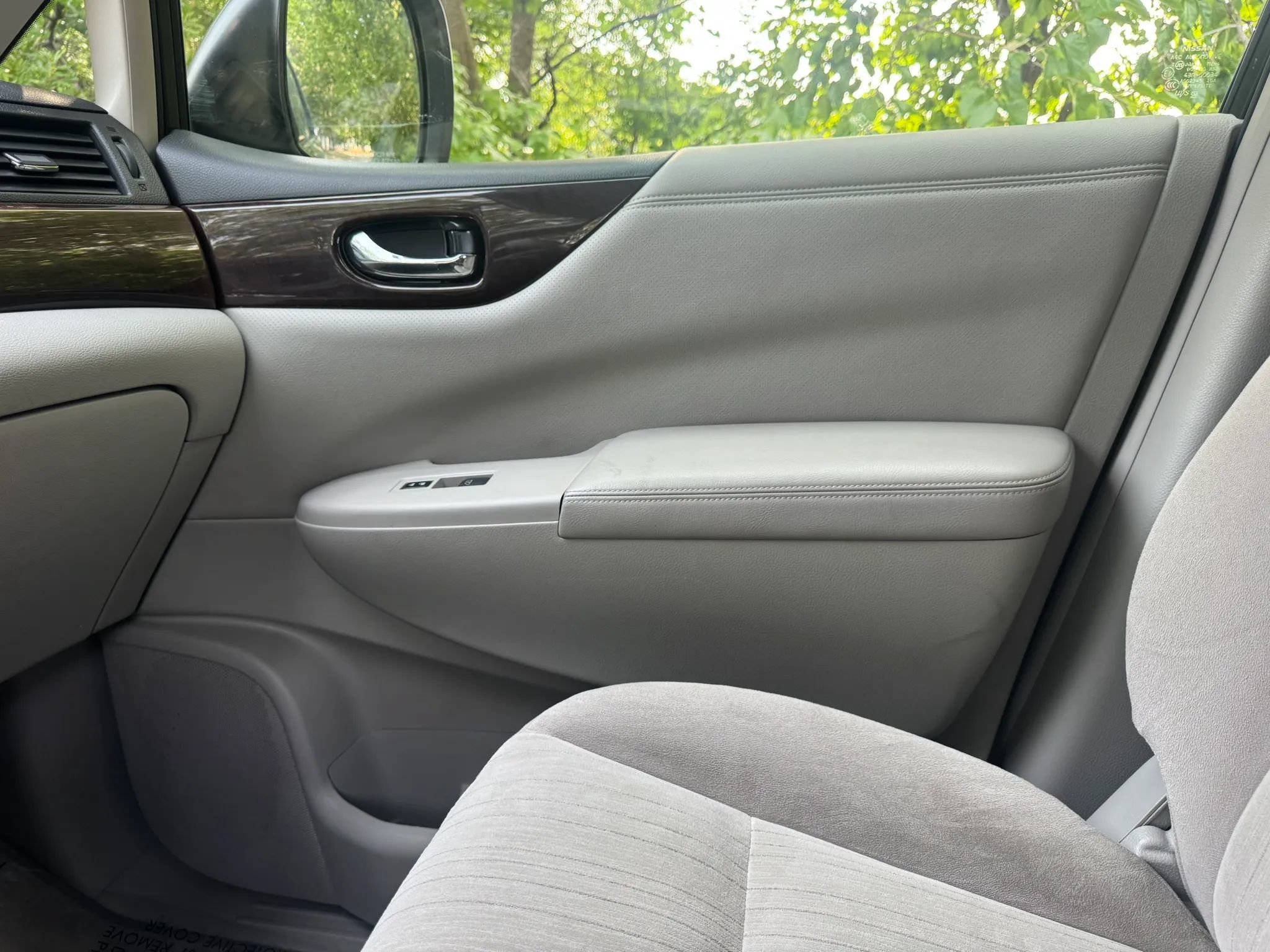 Used 2015 Nissan Quest SV w/ Value Cargo Package FWD image 9