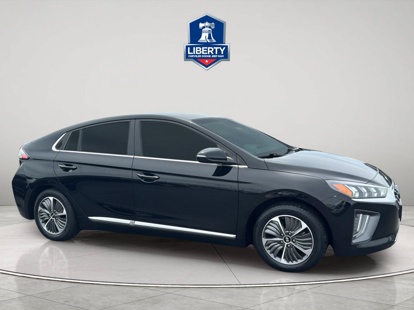 Used 2022 Hyundai Ioniq SEL FWD image 14