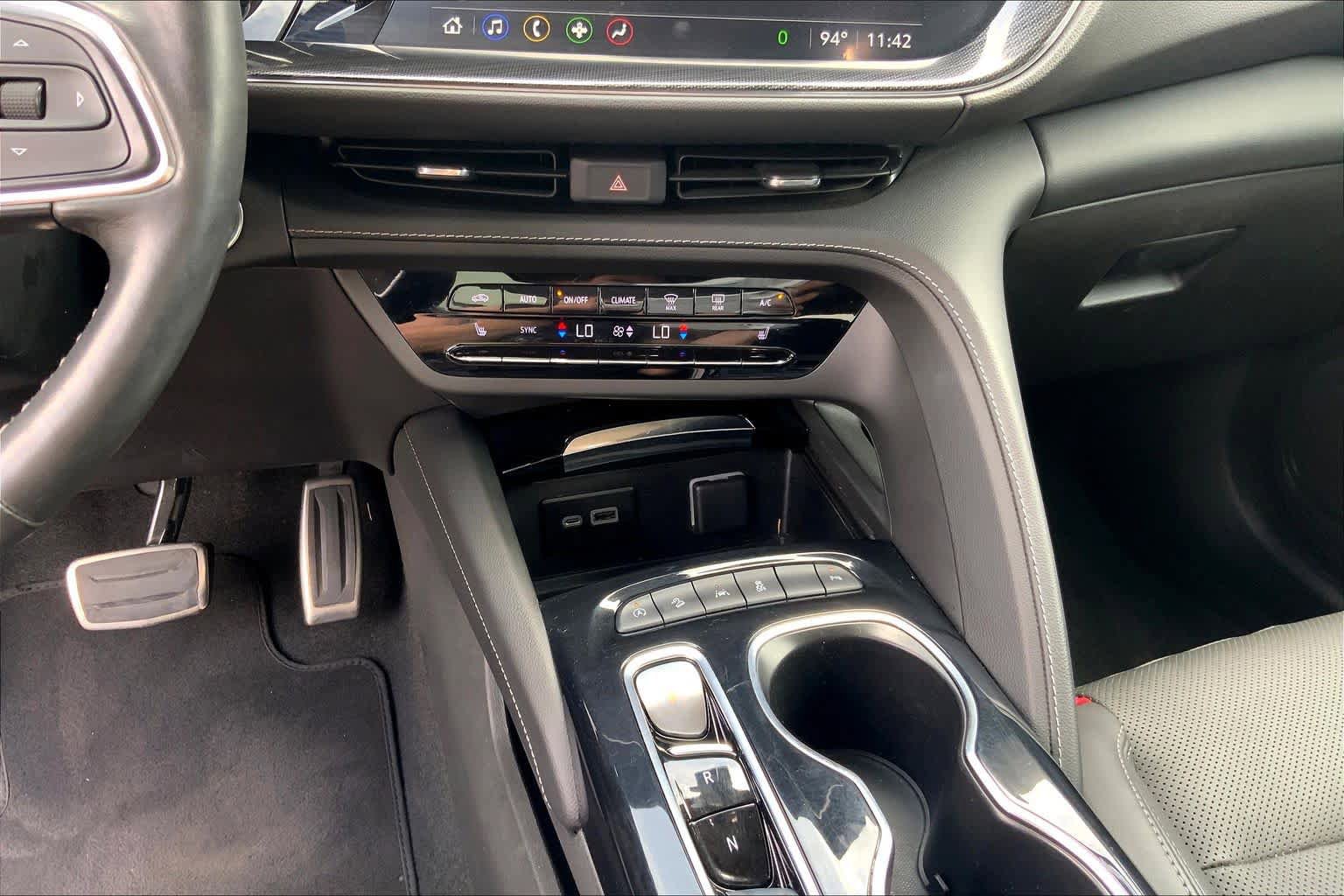 Used 2023 Buick Envision Essence w/ Sport Touring Package AWD/4WD image 32