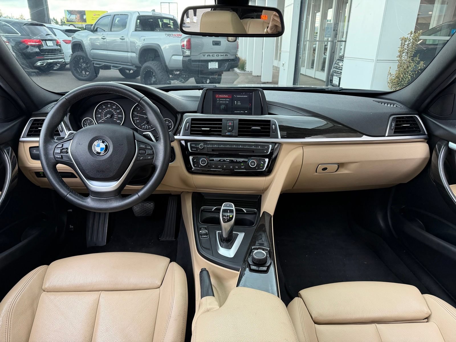 Used 2018 BMW 330i Sedan RWD image 5