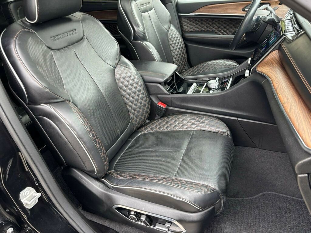 Used 2021 Jeep Grand Cherokee L Summit w/ Luxury Tech Group V image 12