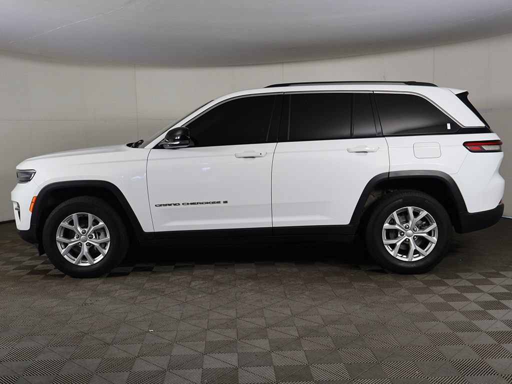 Used 2023 Jeep Grand Cherokee Limited AWD/4WD image 18