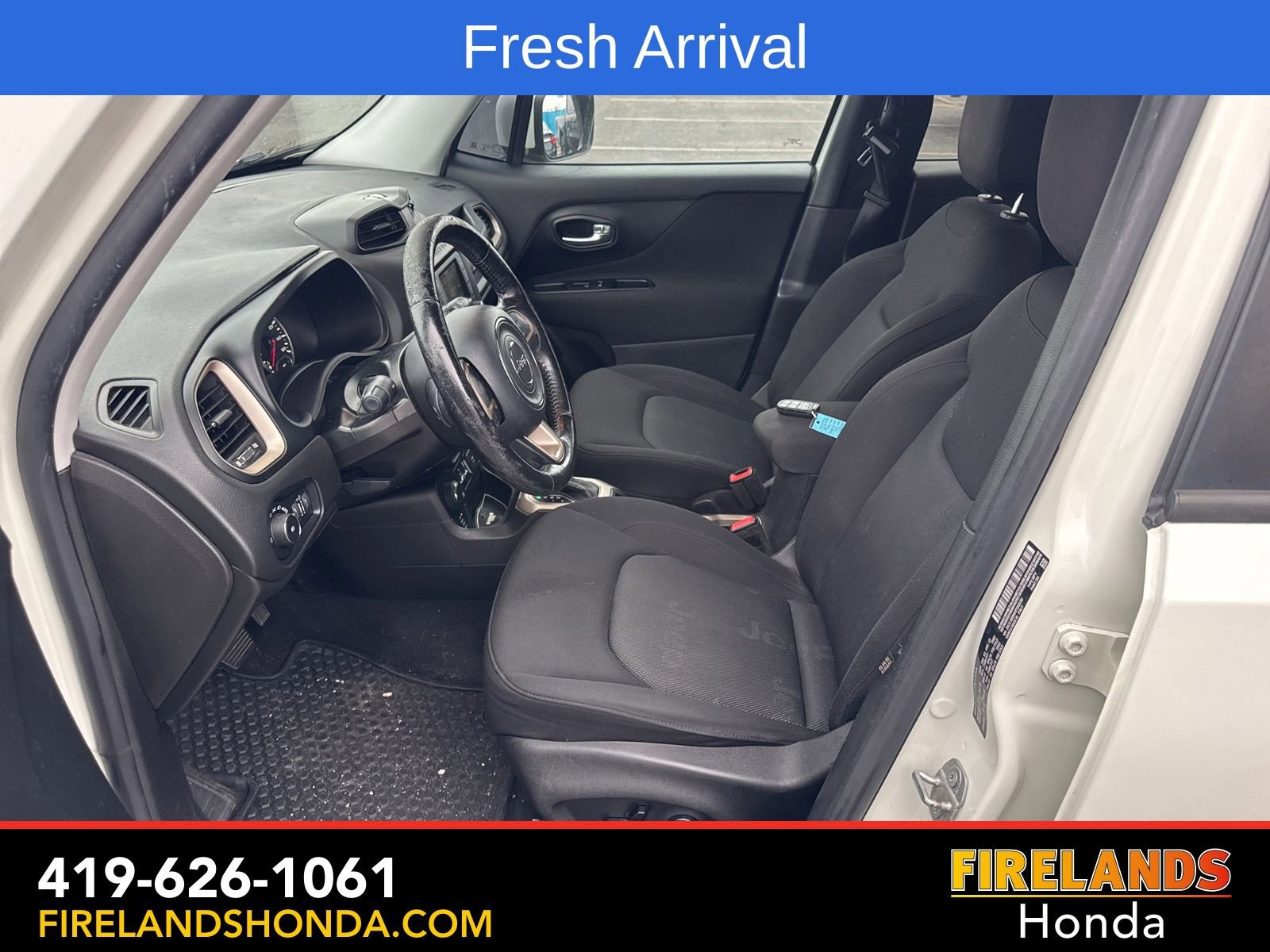 Used 2017 Jeep Renegade Latitude w/ Popular Equipment Group image 11