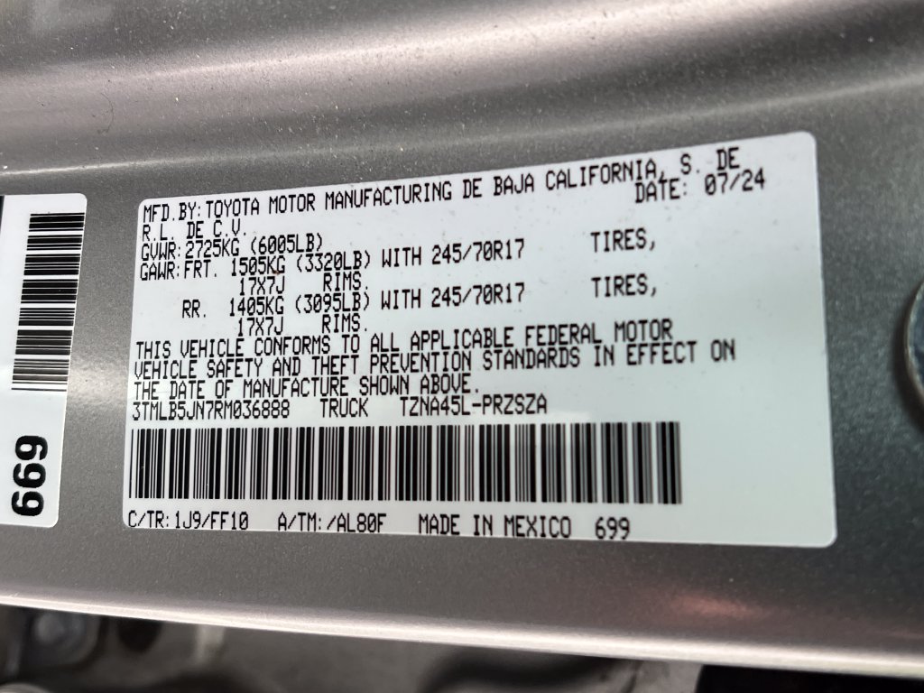 Certified 2024 Toyota Tacoma SR5 AWD/4WD image 37