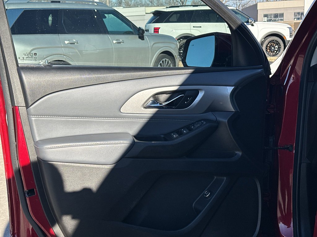 Used 2020 Chevrolet Traverse LT w/ LPO, Floor Liner Package image 10