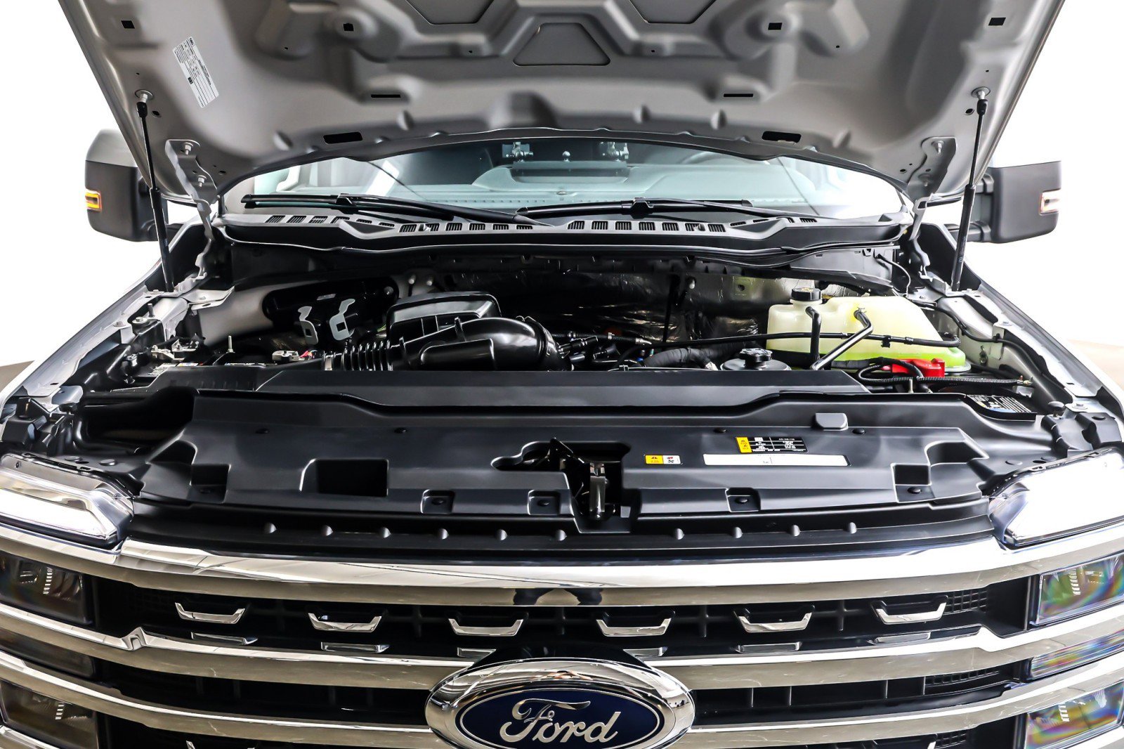 Used 2023 Ford F350 Lariat w/ Camper Package image 12