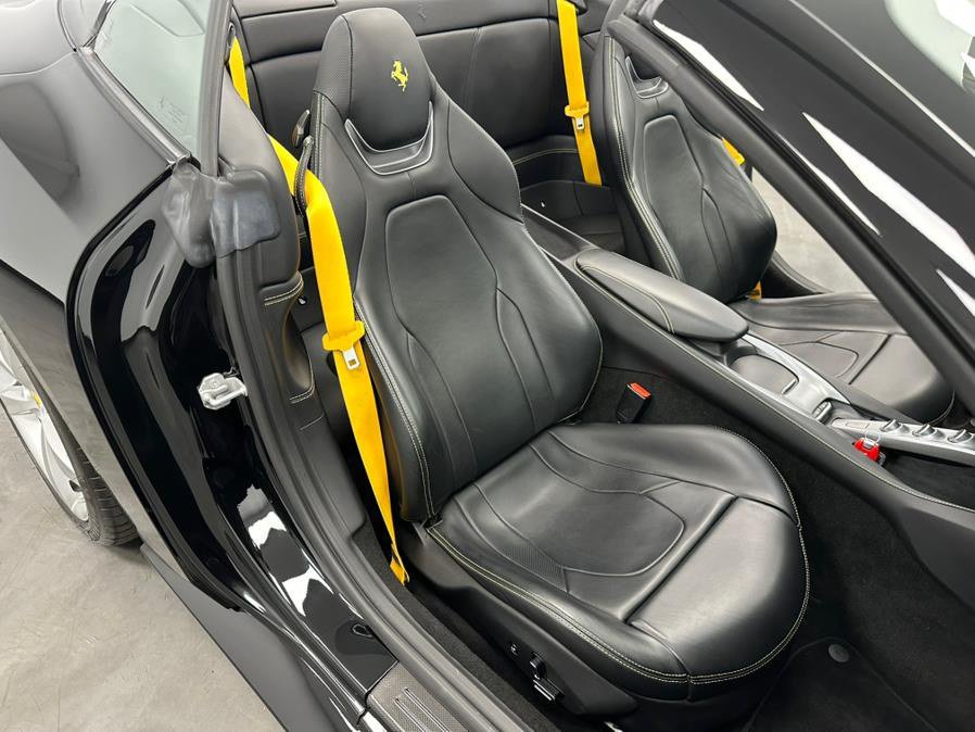 Used 2019 Ferrari Portofino RWD image 54