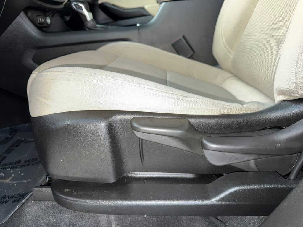 Used 2023 Chevrolet Traverse LS w/ Safety Package AWD/4WD image 10