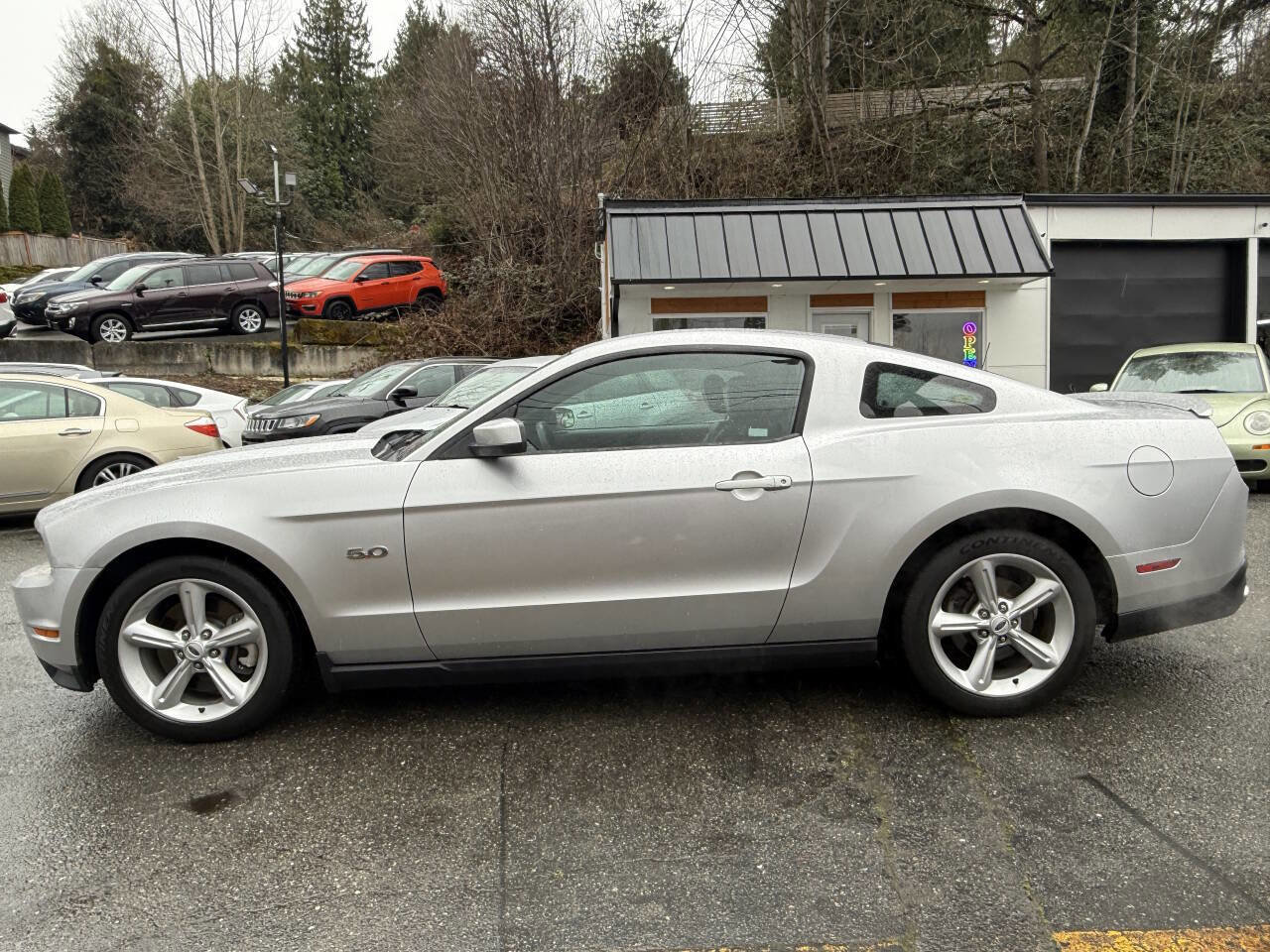 Used 2011 Ford Mustang GT image 3