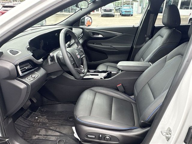 Used 2025 Buick Envista Sport Touring w/ Convenience I Package FWD image 18