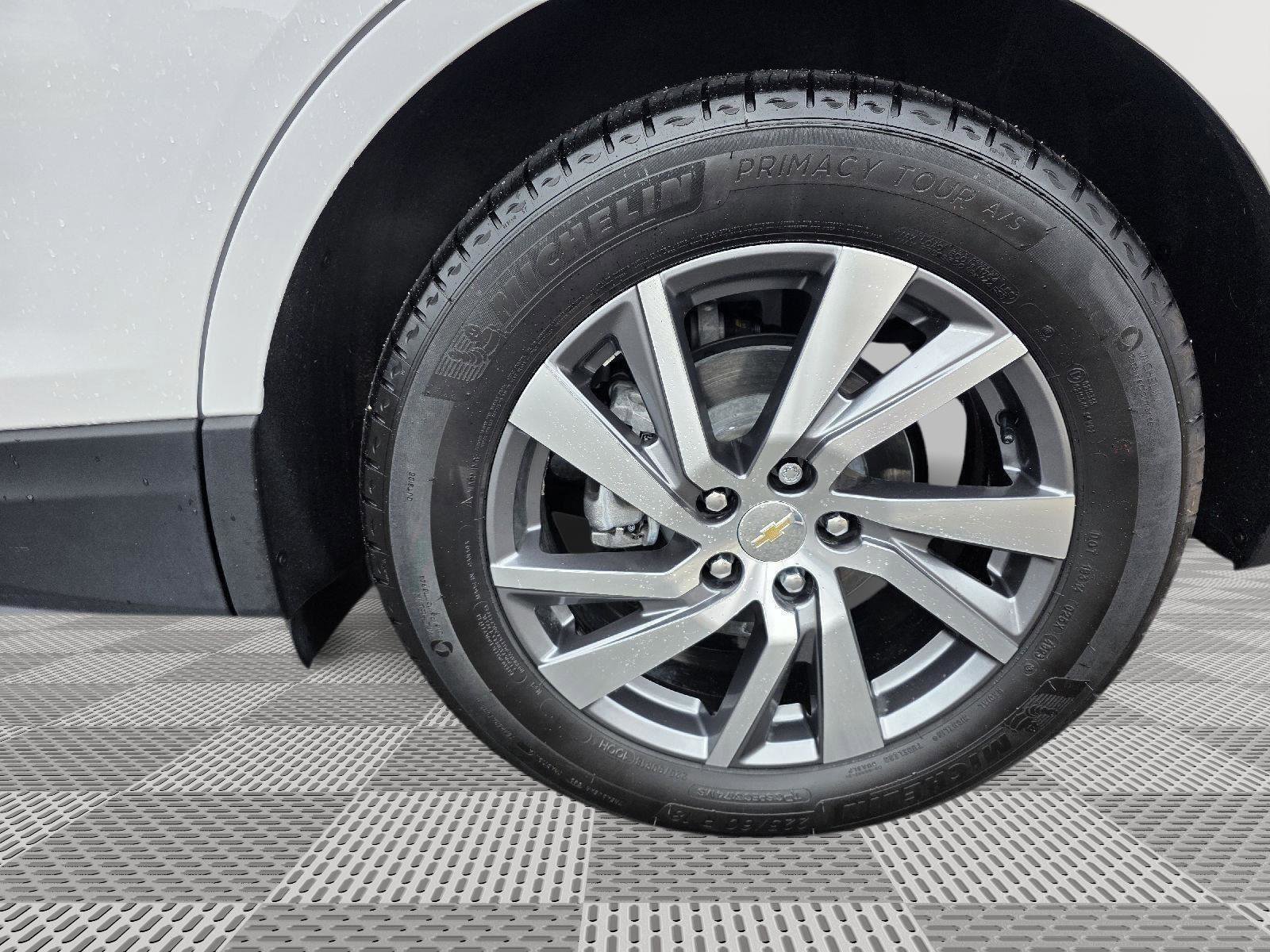 Used 2024 Chevrolet Equinox Premier image 21