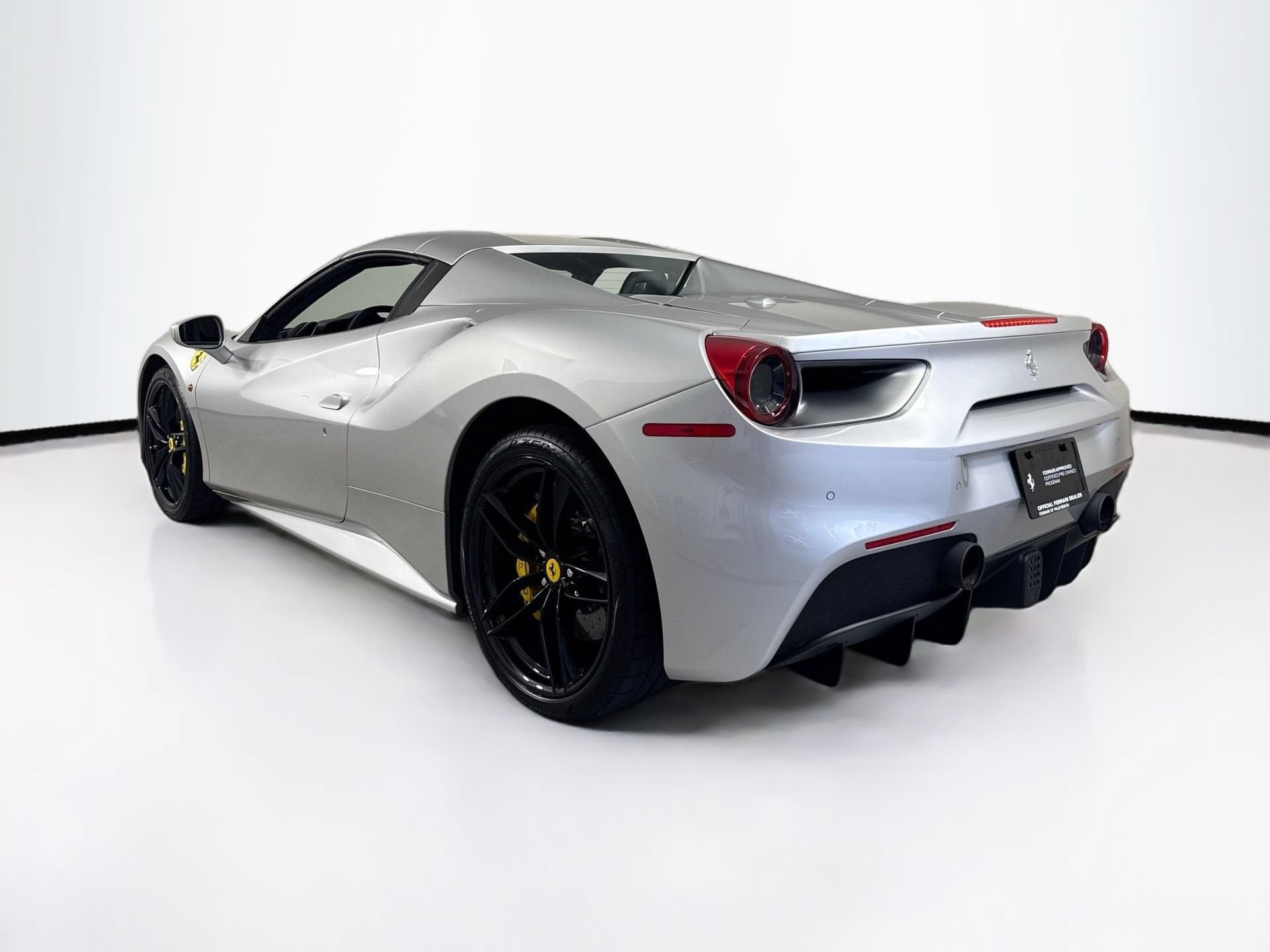 Certified 2018 Ferrari 488 Spider RWD image 5