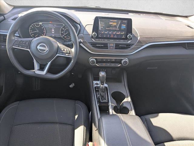 Used 2025 Nissan Altima 2.5 SV image 17