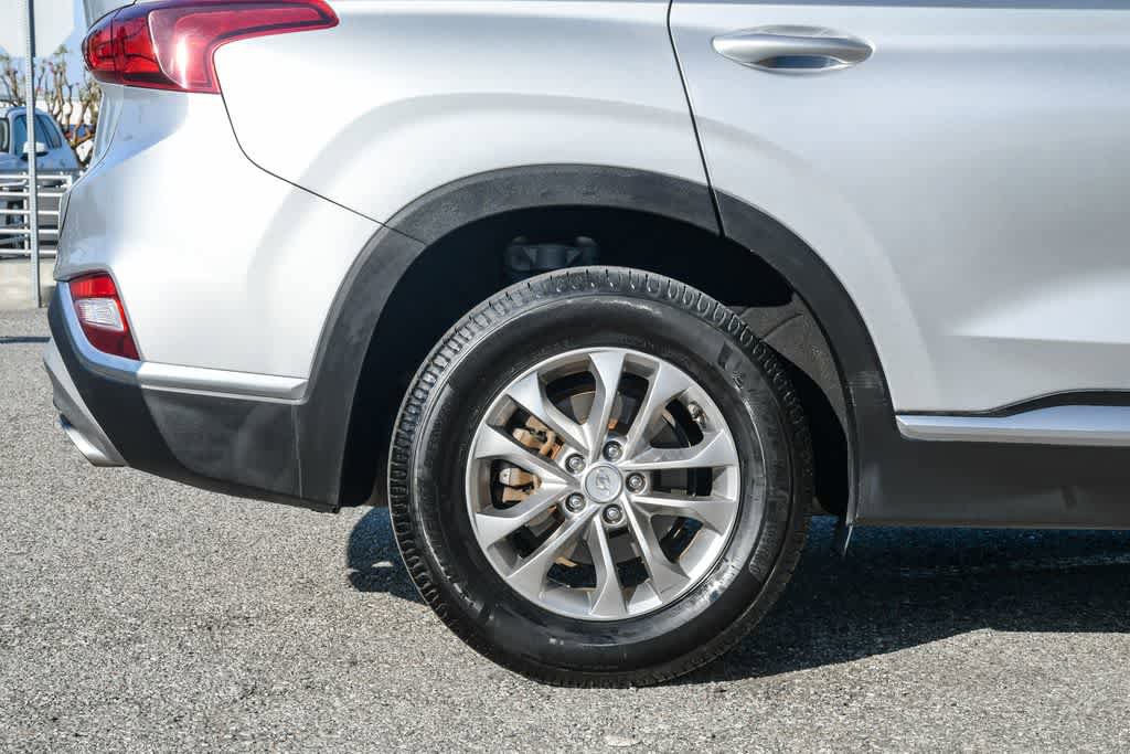 Used 2019 Hyundai Santa Fe SE FWD image 10