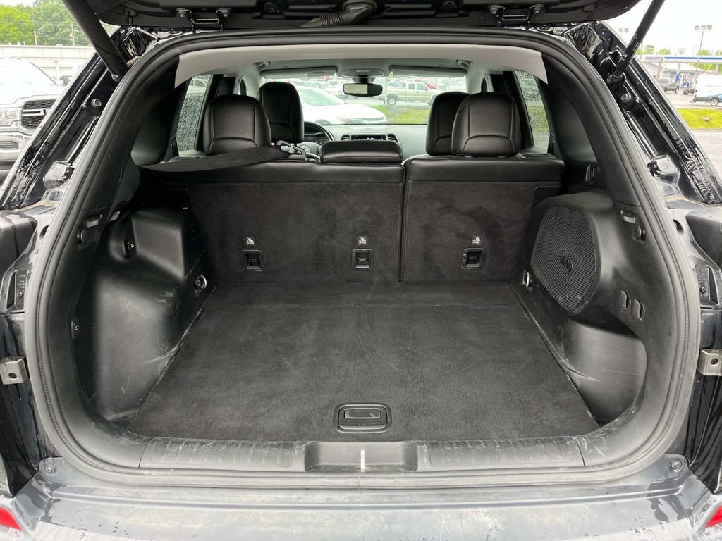 Used 2020 Jeep Cherokee Limited image 18