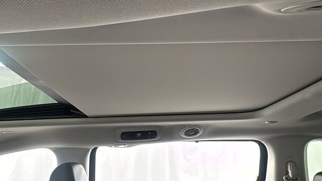 Used 2023 Chrysler Pacifica Limited image 42