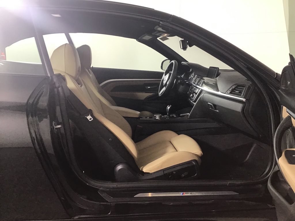 Used 2015 BMW M4 Convertible RWD image 21