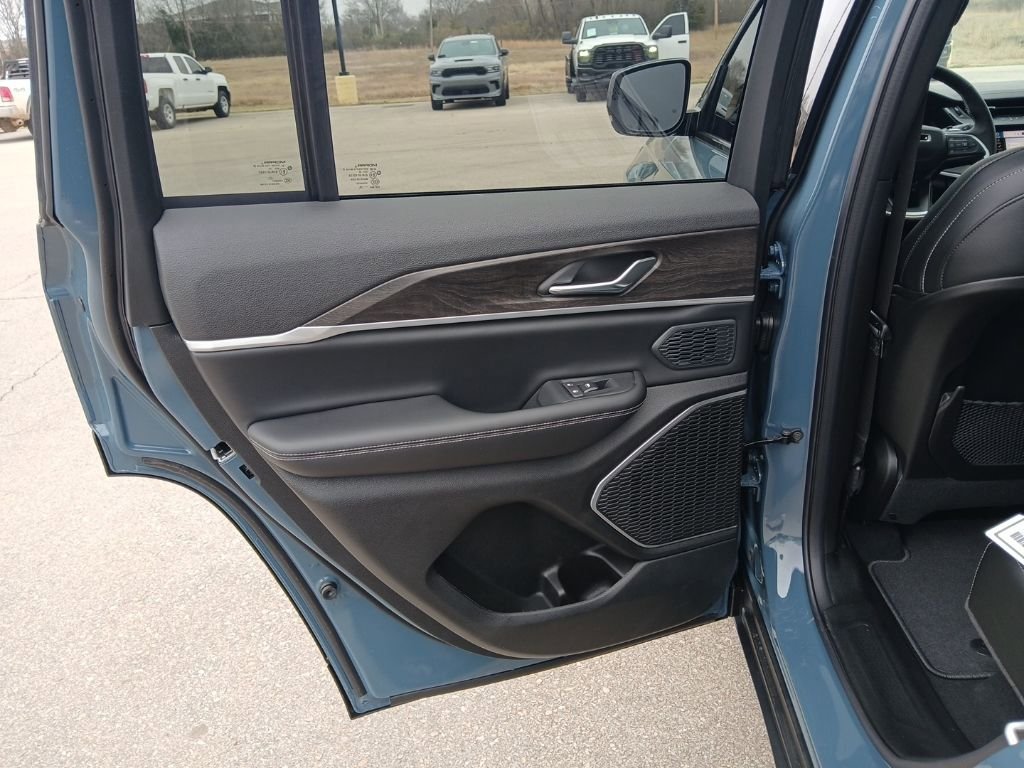 New 2026 Jeep Grand Cherokee Limited image 35