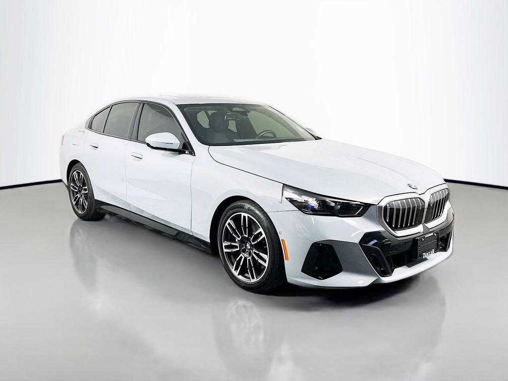 Used 2024 BMW 540i xDrive w/ Premium Package AWD/4WD image 3