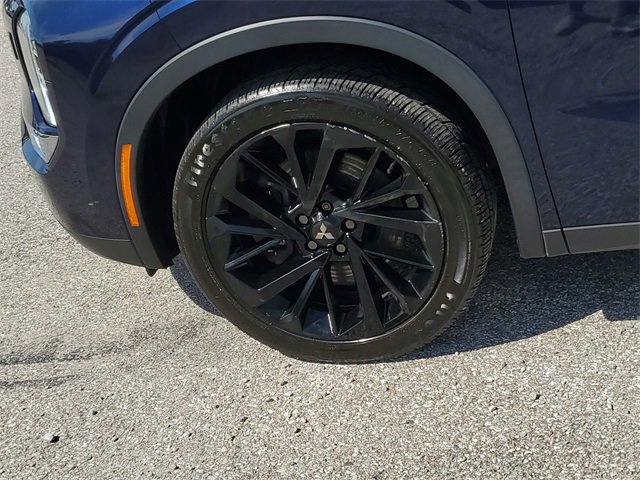 Used 2022 Mitsubishi Outlander SE image 8