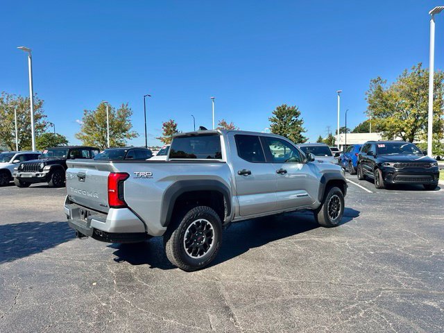 Used 2025 Toyota Tacoma TRD Off-Road AWD/4WD image 15