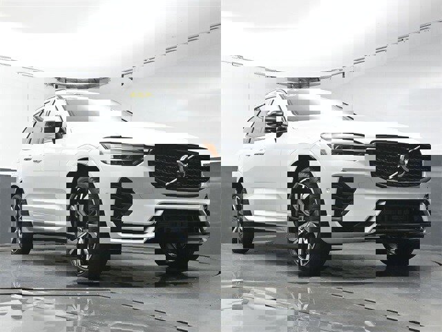 Certified 2025 Volvo XC60 T8 Ultra w/ Protection Package Premier image 33