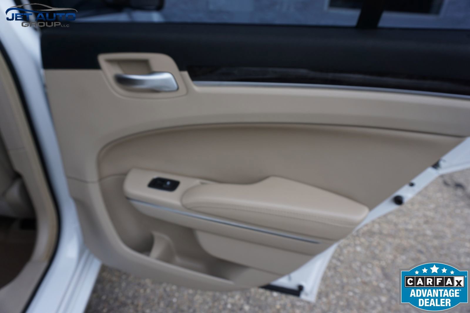 Used 2014 Chrysler 300 AWD w/ Driver Convenience Group image 20