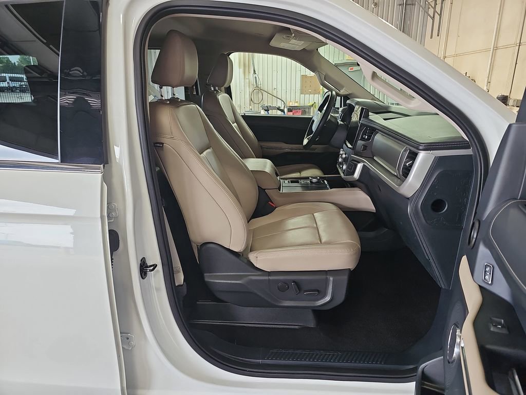 Used 2022 Ford Expedition XLT RWD image 10