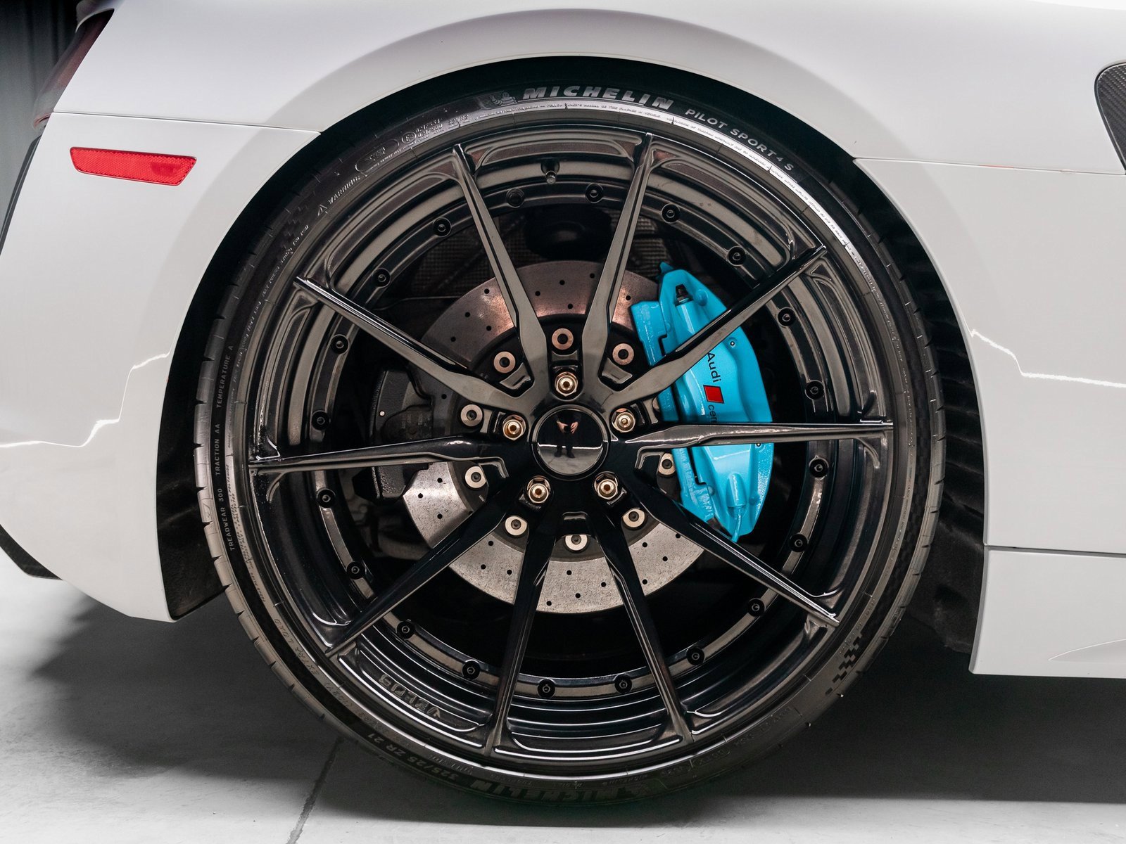 Used 2017 Audi R8 V10 plus image 37