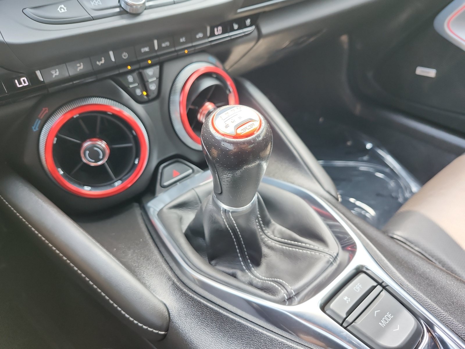 Used 2019 Chevrolet Camaro SS RWD image 8