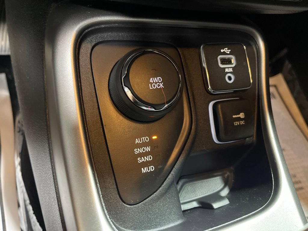 Used 2017 Jeep Compass Sport AWD/4WD image 28