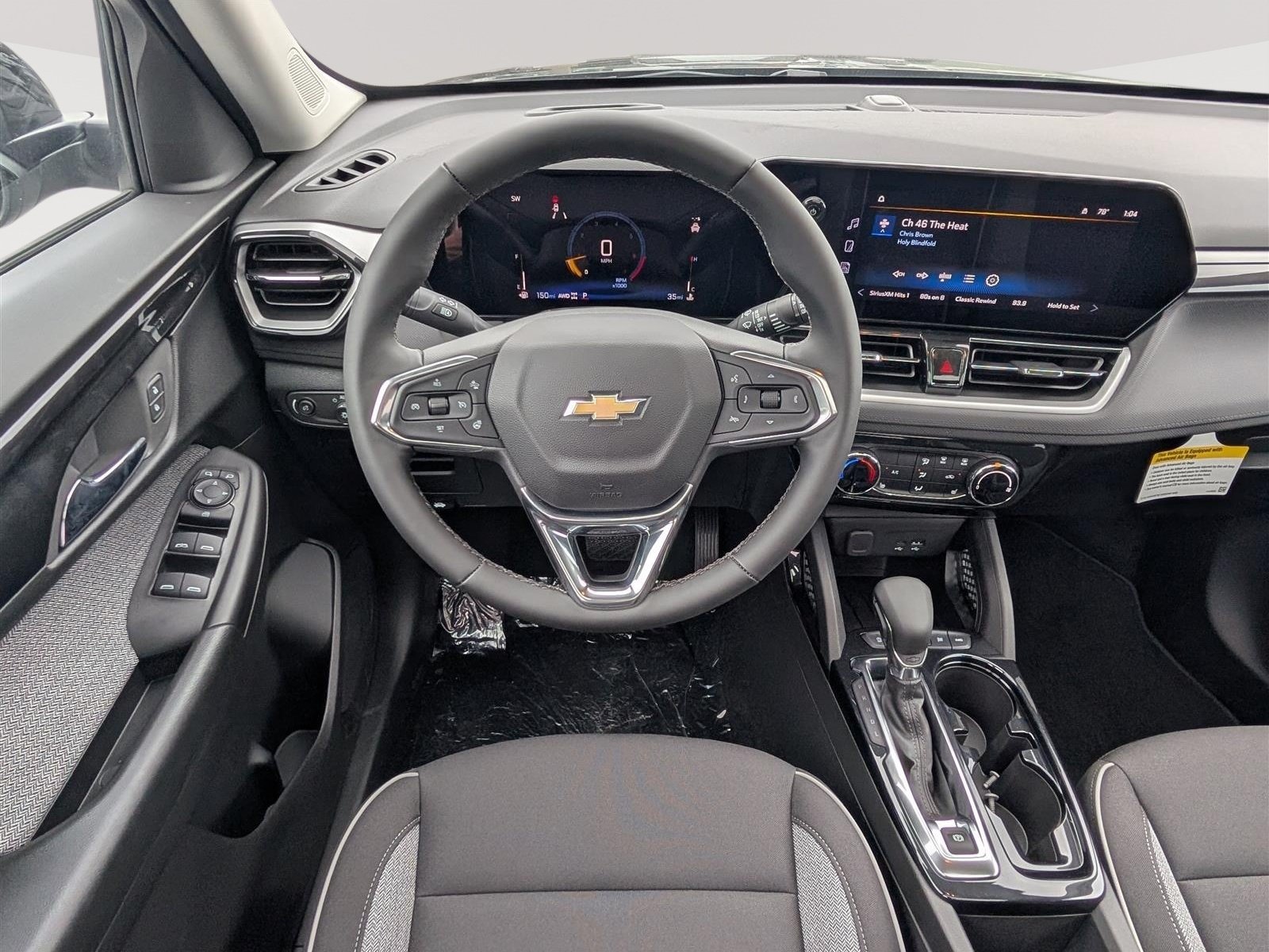 New 2025 Chevrolet TrailBlazer LT w/ LT Cold Weather Package AWD/4WD image 12