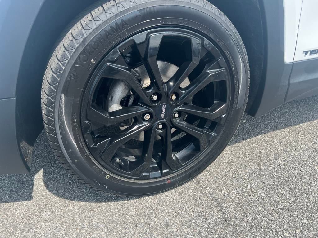 Used 2021 GMC Terrain SLE w/ Elevation Edition image 24