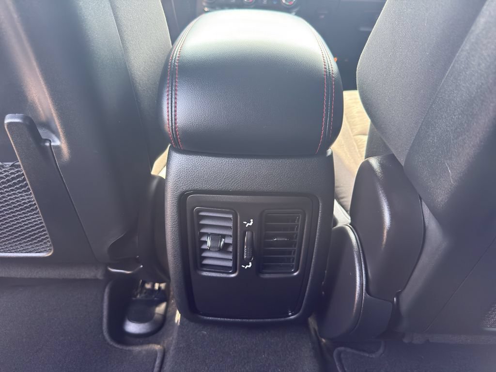 Used 2025 Dodge Durango GT w/ Blacktop Package AWD/4WD image 32
