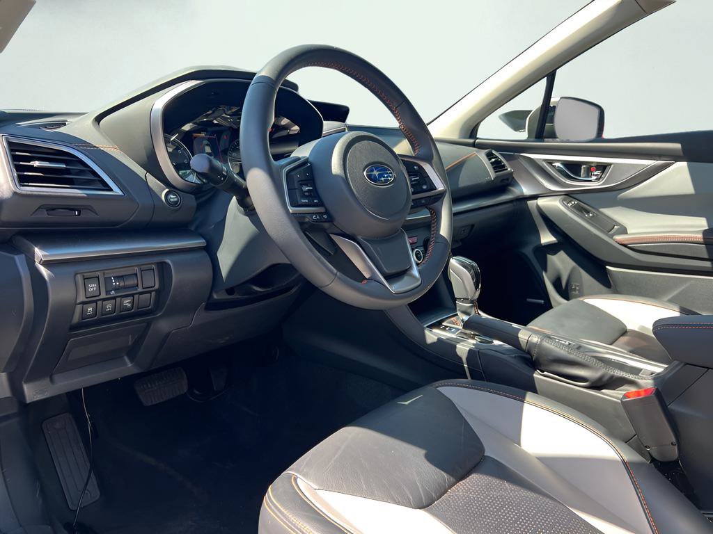 Used 2023 Subaru Crosstrek 2.5i Limited AWD/4WD image 2