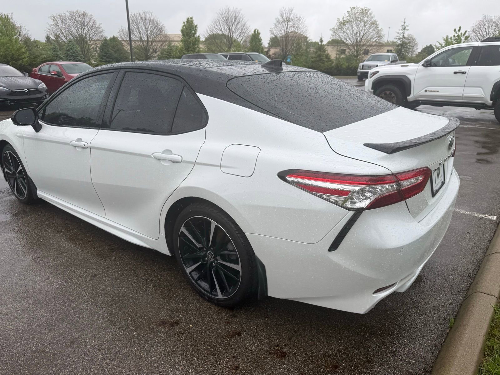 Used 2020 Toyota Camry XSE FWD image 7