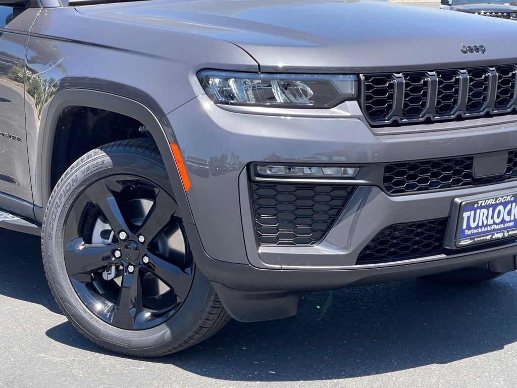 New 2026 Jeep Grand Cherokee L Limited w/ Limited Altitude Package AWD/4WD image 2