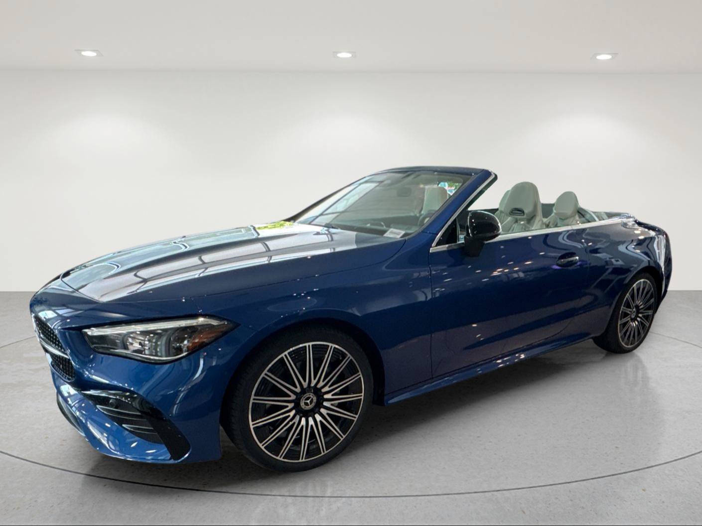 New 2027 Mercedes-Benz CLE 300 4MATIC Cabriolet image 3