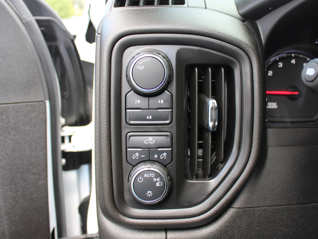 Used 2024 Chevrolet Silverado 2500 W/T w/ WT Fleet Convenience Package image 31