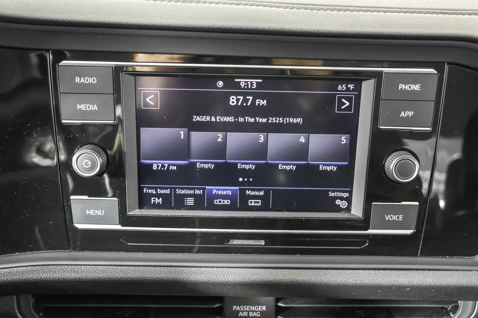 Used 2021 Volkswagen Jetta SE image 28