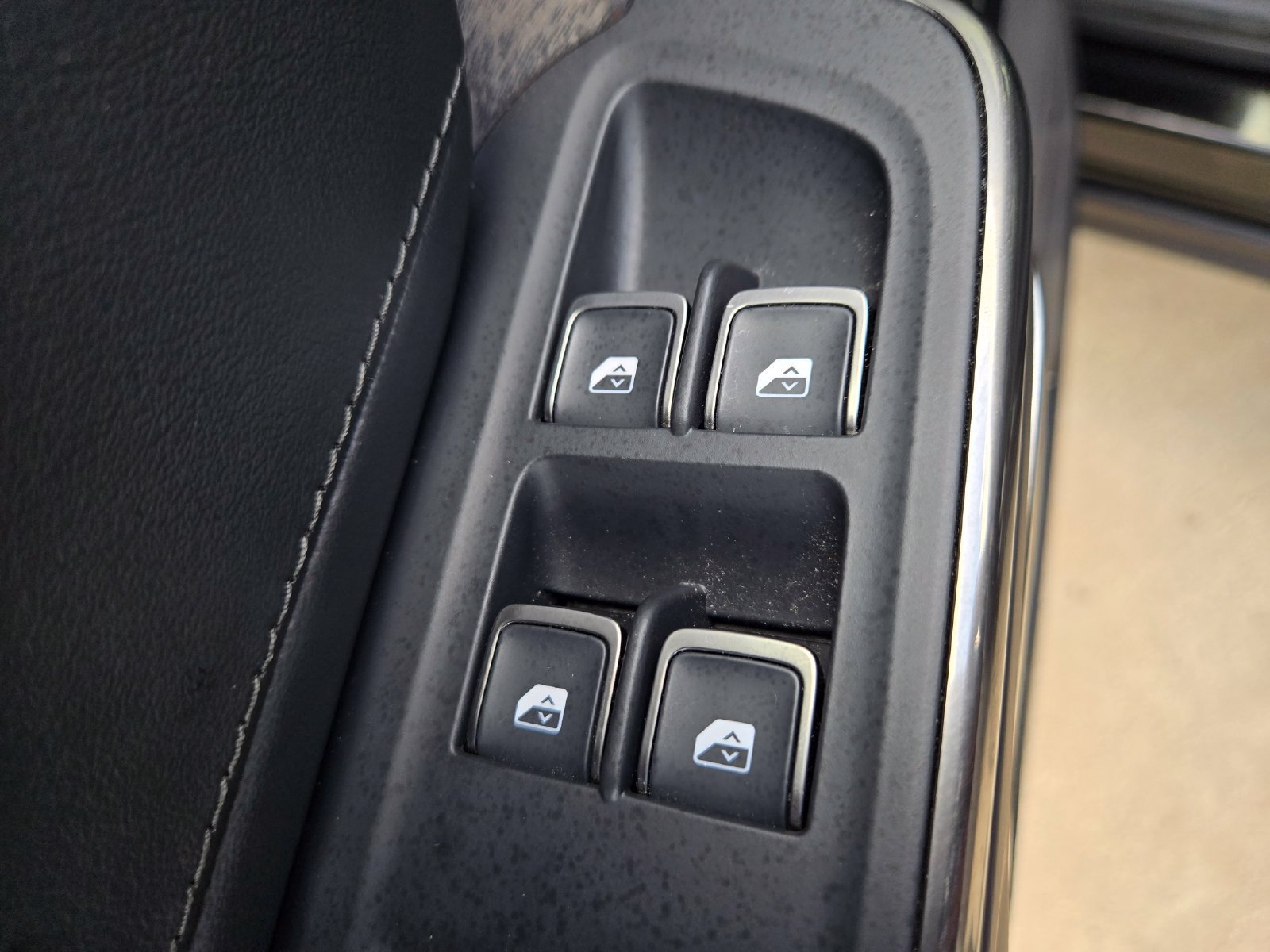 Used 2023 Rivian R1S Adventure Quad AWD/4WD image 30