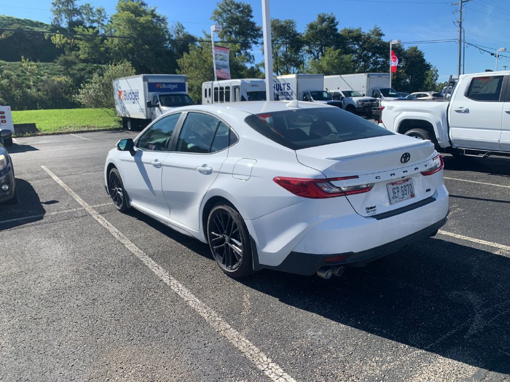 Used 2025 Toyota Camry SE w/ Convenience Package FWD image 5