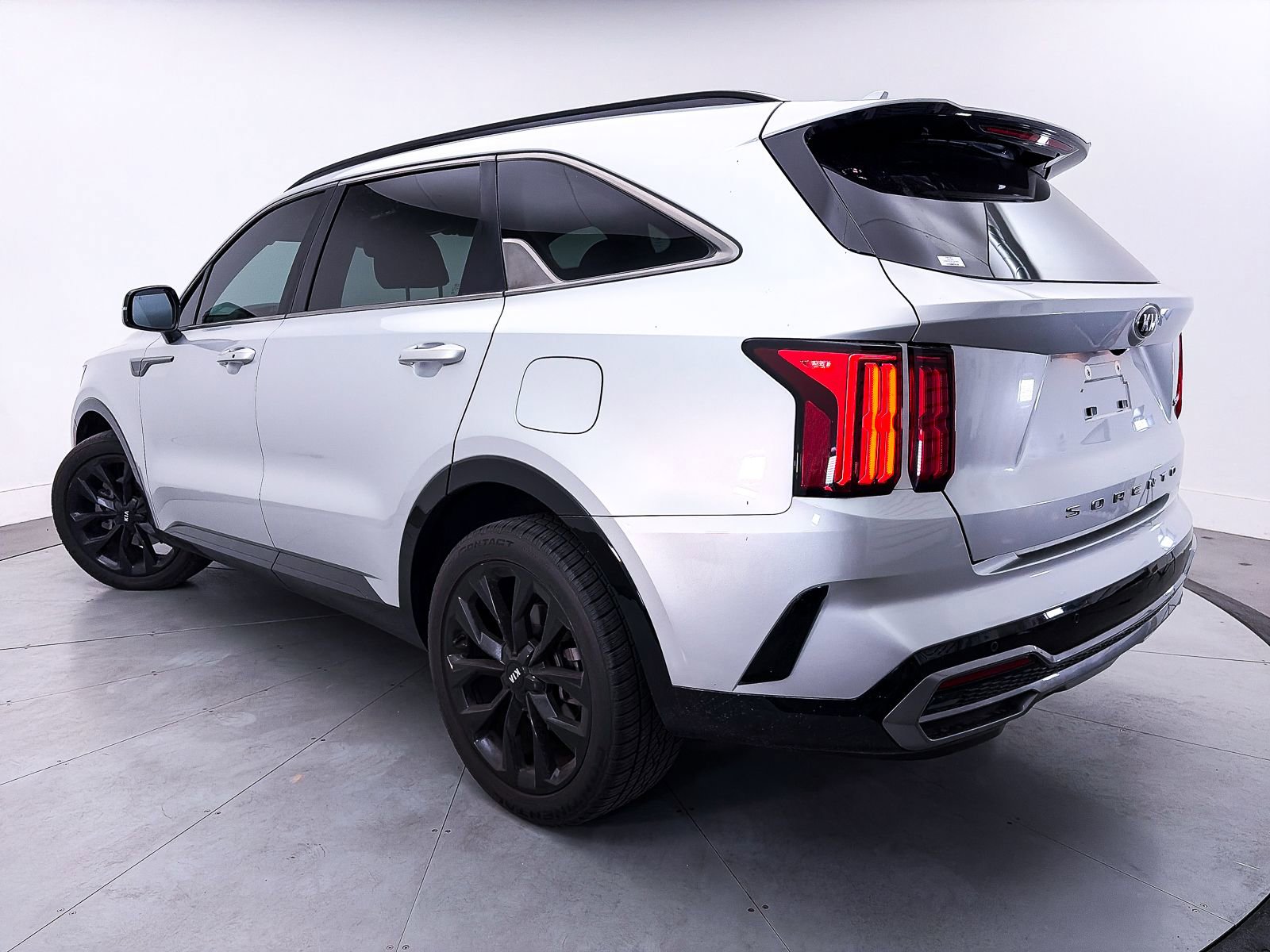 Used 2021 Kia Sorento SX FWD image 2