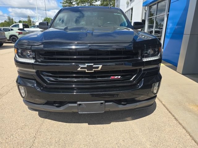 Used 2017 Chevrolet Silverado 1500 LTZ Z71 w/ LTZ Plus Package AWD/4WD image 2