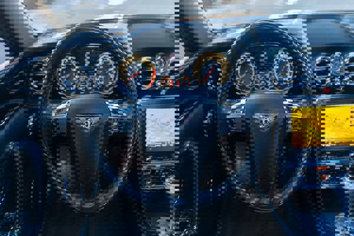 Used 2015 Bentley Flying Spur V8 image 78